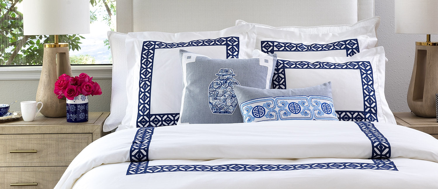 KYLIE QUEEN DUVET WHITE COTTON SATEEN 400TC / INK BLUE EMBROIDERY 96X98 (NO INSERT)