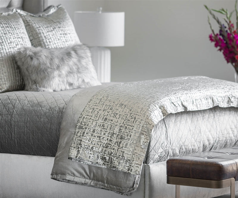 JOLIE QUILTED THROW SILVER VELVET / GOLD PRINT 52X98